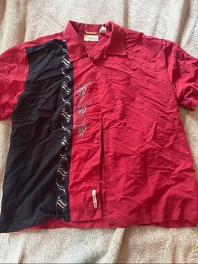 Cubavera Red Short-Sleeve Button-Down Shirt with Black Side Panel